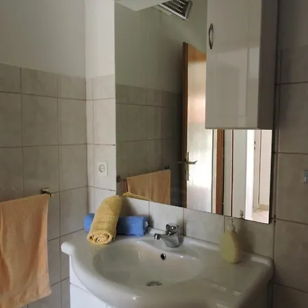 Apartment Frakic Veli Rat