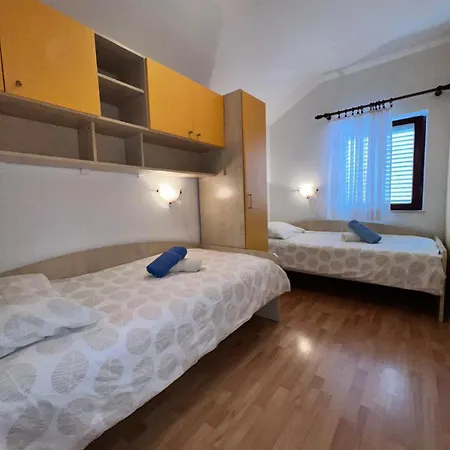 Frakic Apartment