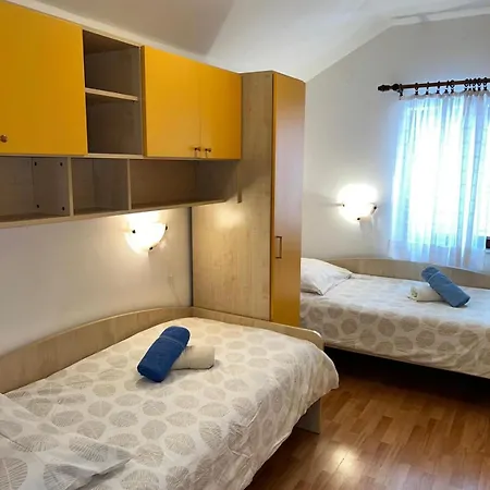 Frakic Apartment *
