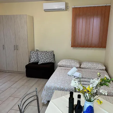 Frakic Apartment Veli Rat