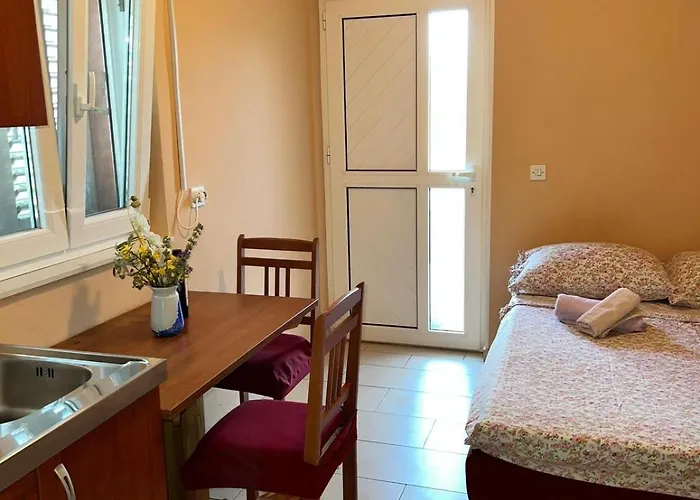 Frakic 아파트 벨리 라트